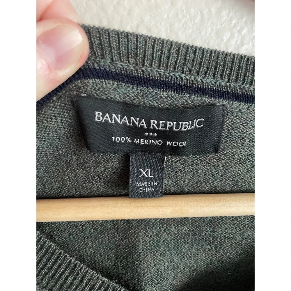 Banana Republic minimalist quiet